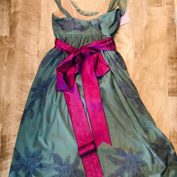 Vera Wang Dresses & Skirts - Vera Wang Lavender Label Dresss